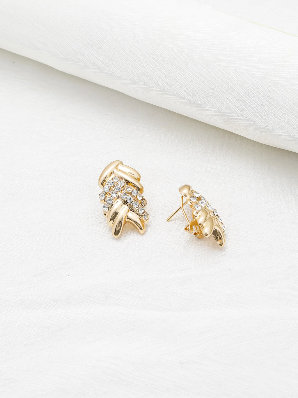 ✨ Ensemble Bijoux Dorés 4 Pièces – Collier, Boucles d’Oreilles, Bracelet & Bague