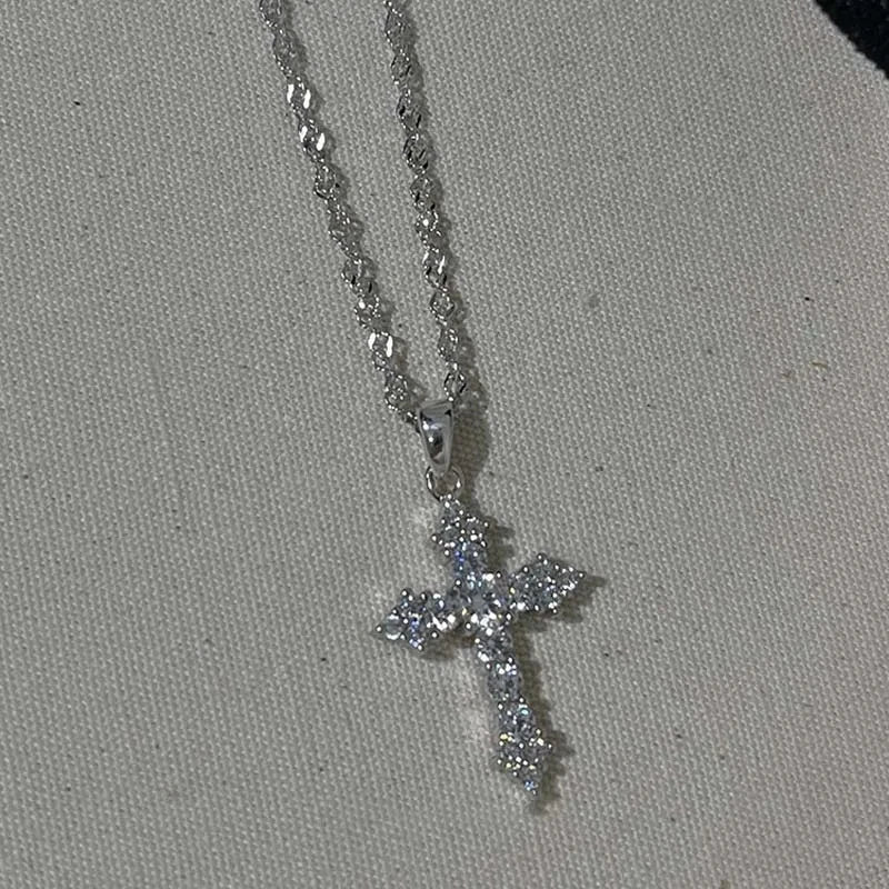 Collier Croix en Acier Inoxydable ✨