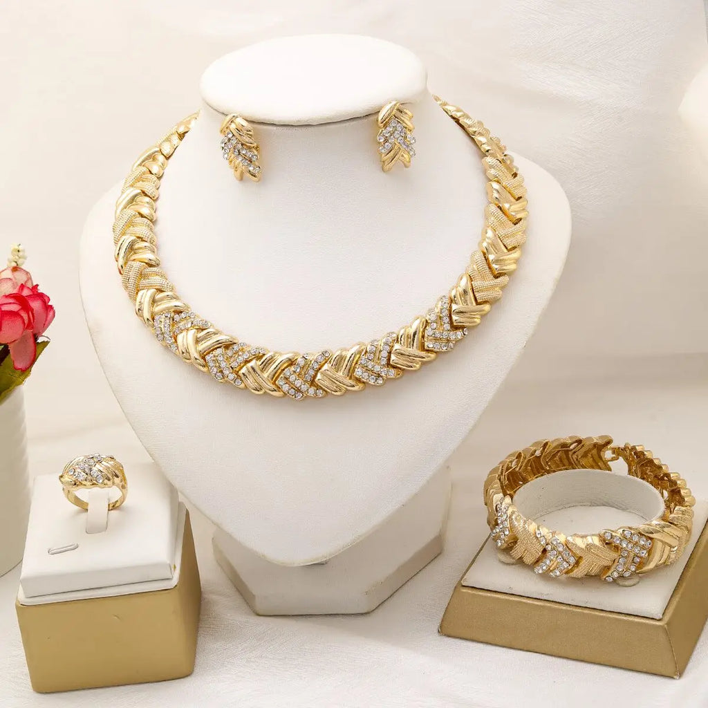 ✨ Ensemble Bijoux Dorés 4 Pièces – Collier, Boucles d’Oreilles, Bracelet & Bague